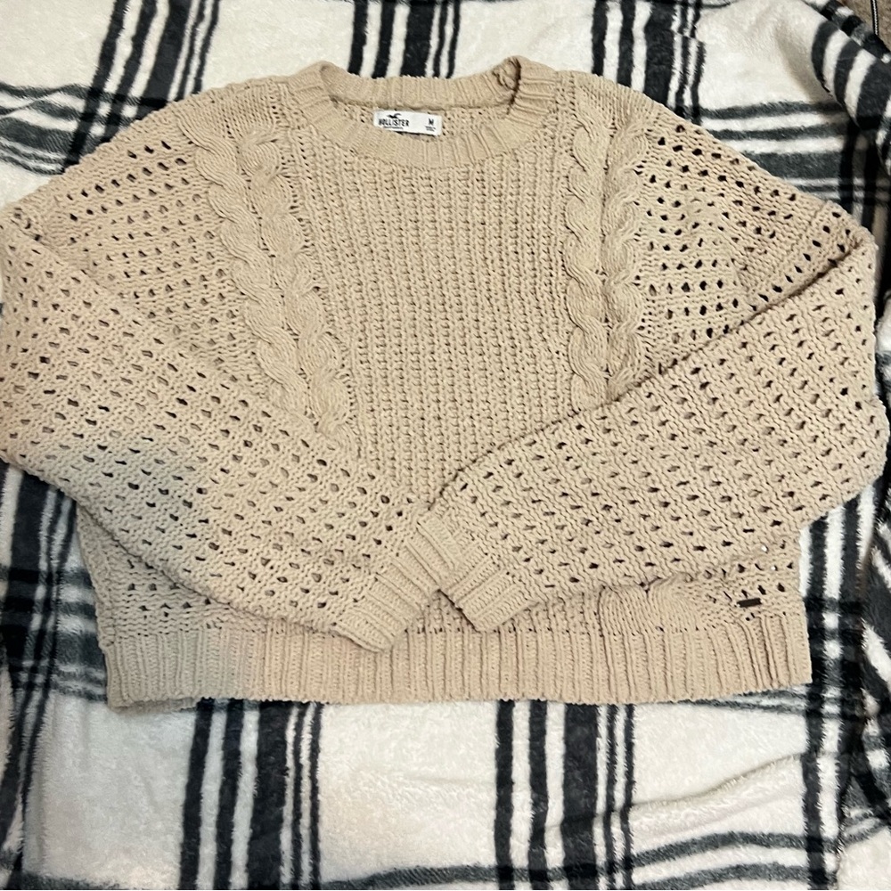 Hollister sweater